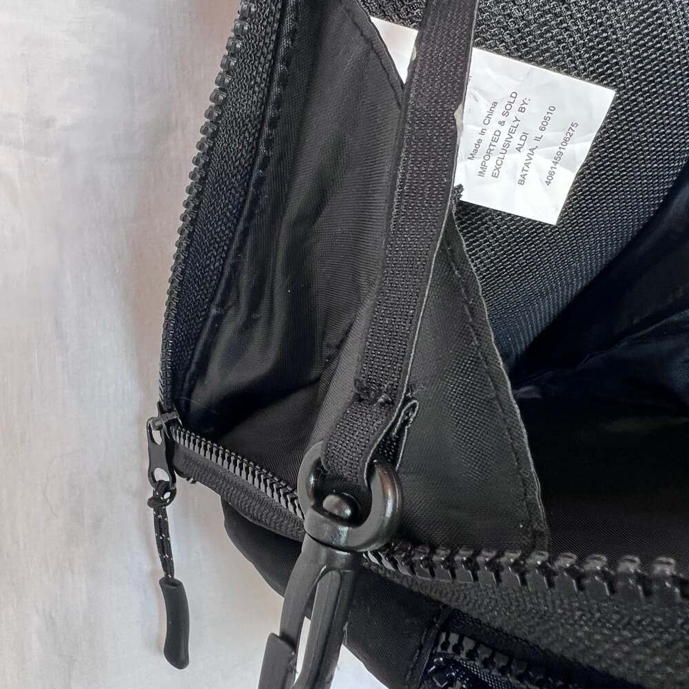 Live In Style Crossbody Bag - Picture 6 of 10